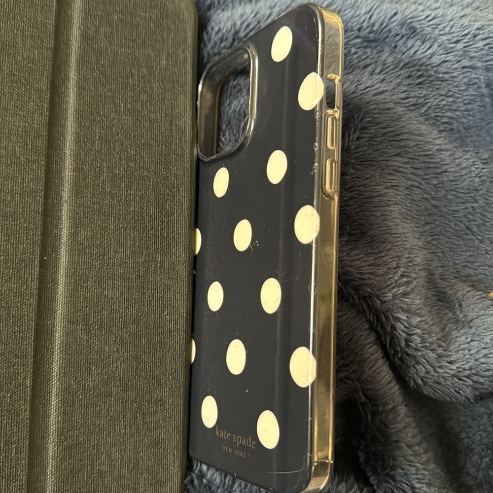 Kate spade ♠️ IPhone 13 Pro Max case. - Picture 4 of 5